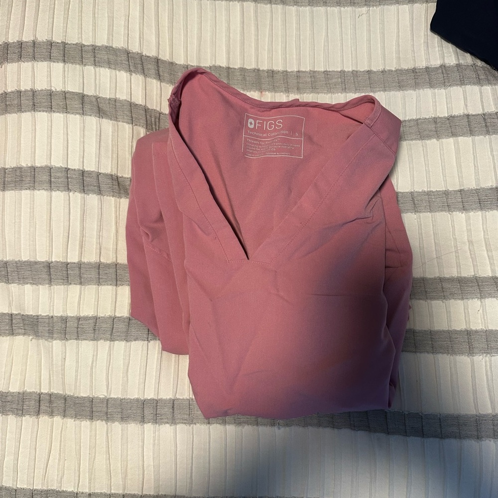 Figs Women's Blush V-Neck Blouse